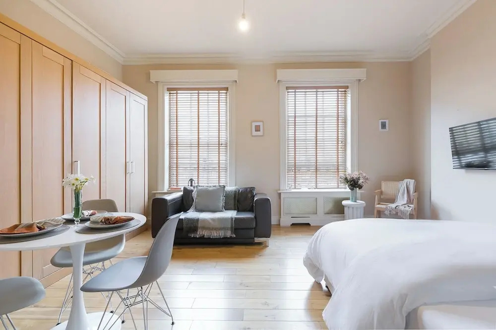 Charming London City Apartment