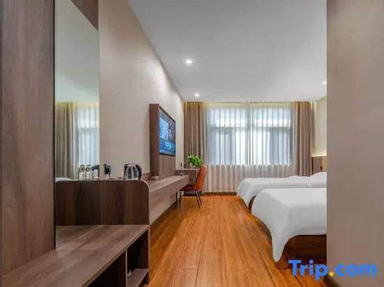 Deluxe Double room twin beds