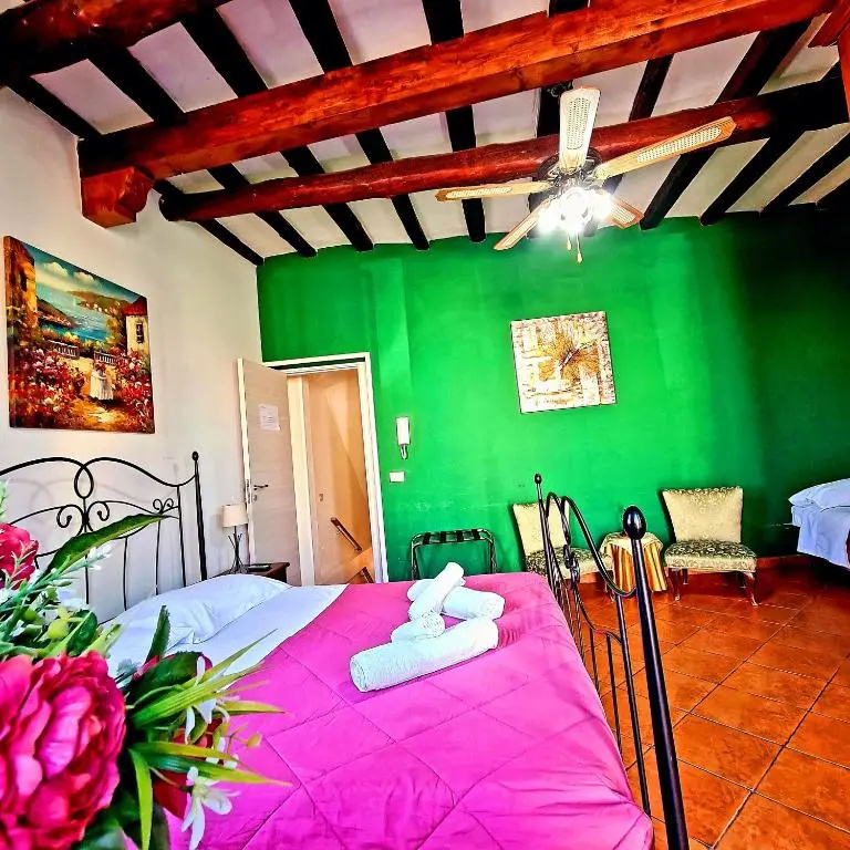 Standard Triple room