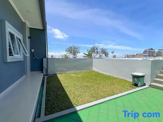 4 BR Villa Casa De Valley View Lembang with Billiard, Karaoke & Mountain View