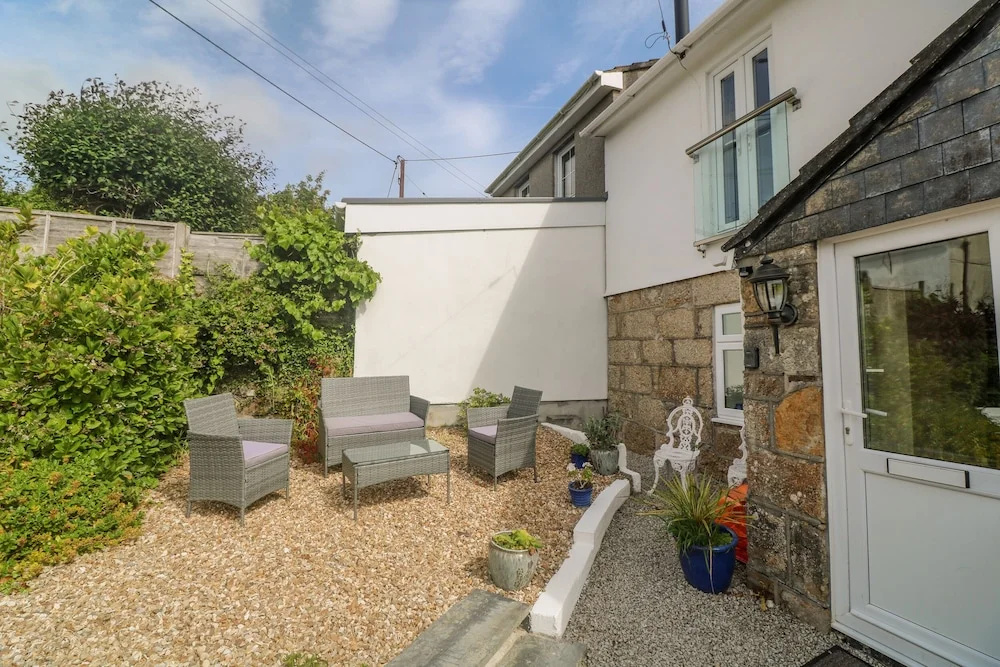 2 Riverside Cottages