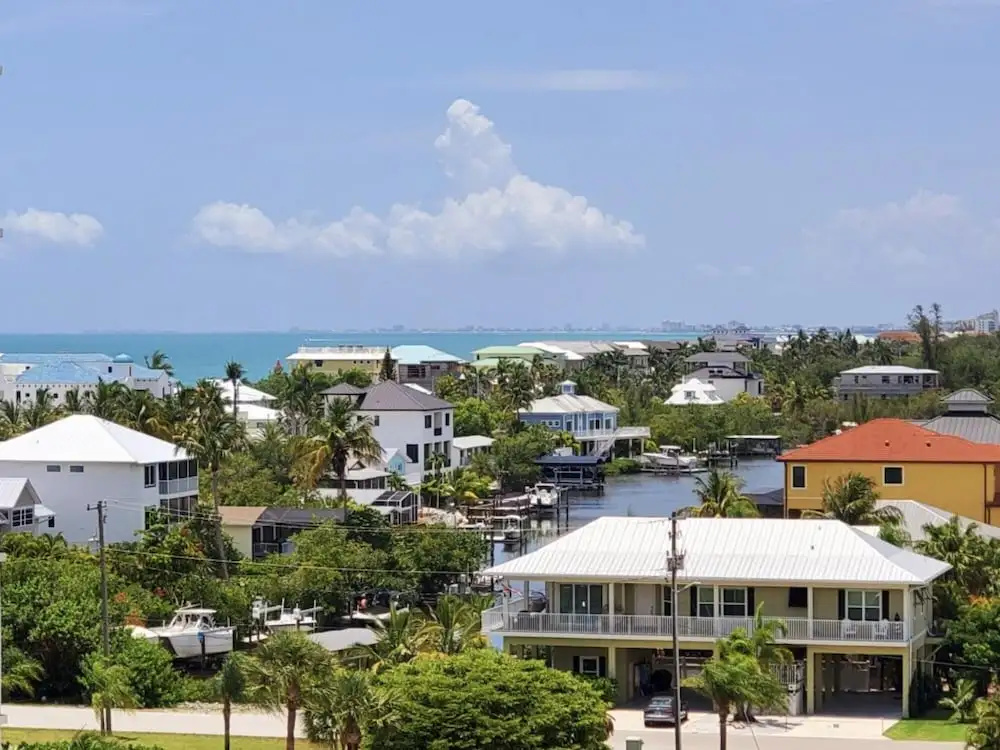 Don's Bonita Beach & Tennis Club