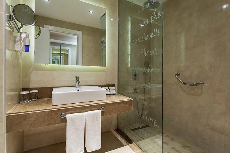 Standard Double room with partial sea view (full double bed)