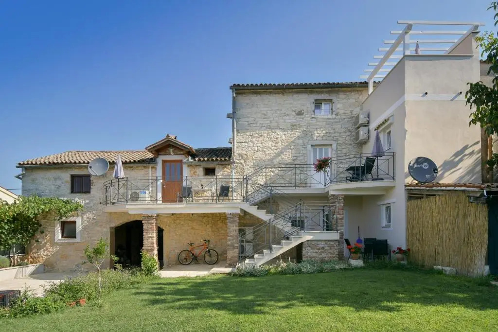 Apartments Borgo 8 image