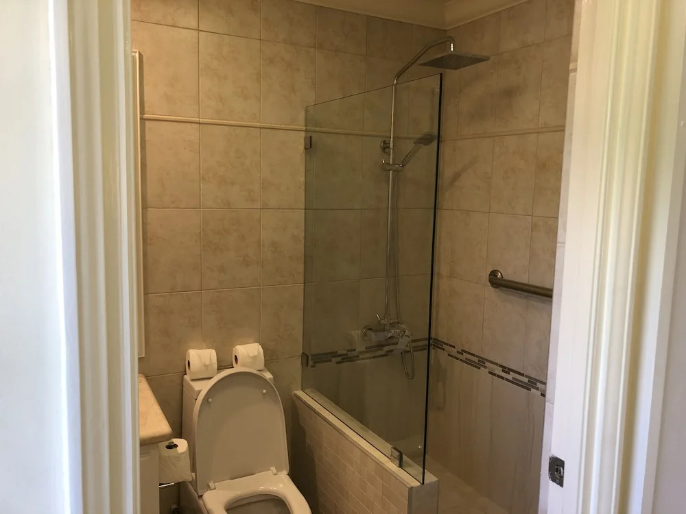 Standard Double room with partial ocean view (full double bed)