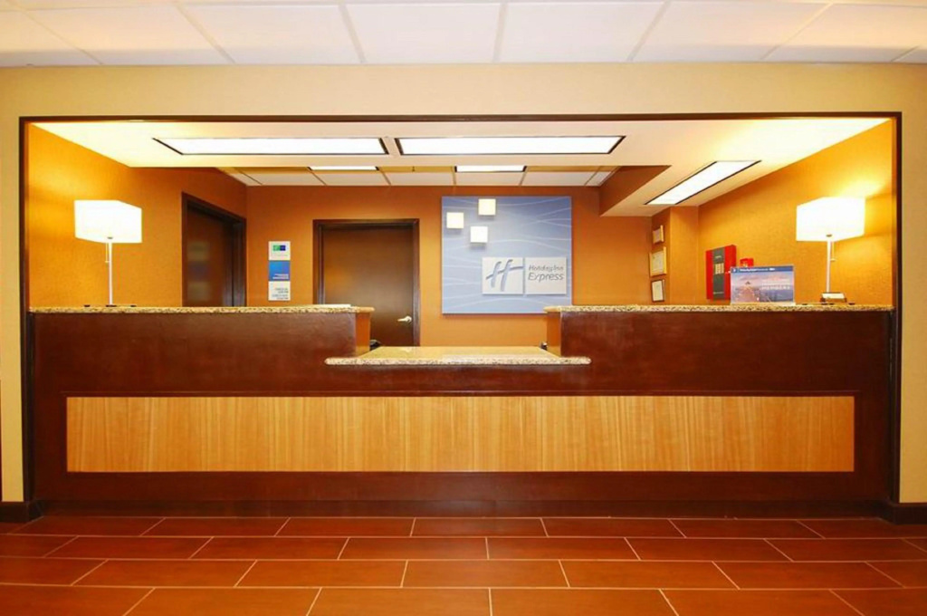 Lobby & Reception