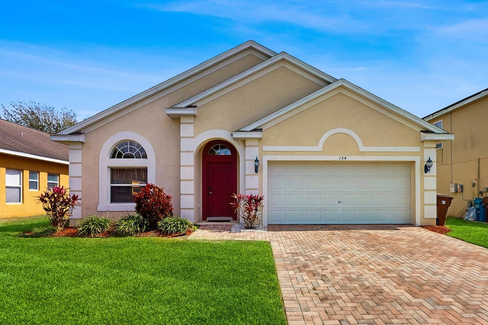 Home in Gated Community W/private Heated Pool, air Hockey, Tennis, Clubhouse