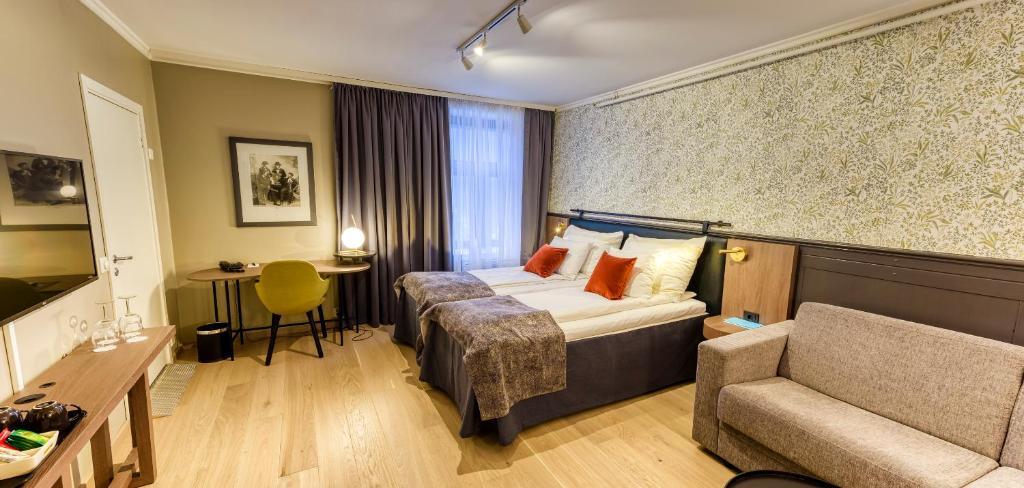 Home Hotel Hammer by null