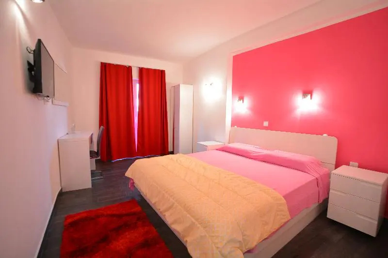 Standard Double room with balcony (full double bed)
