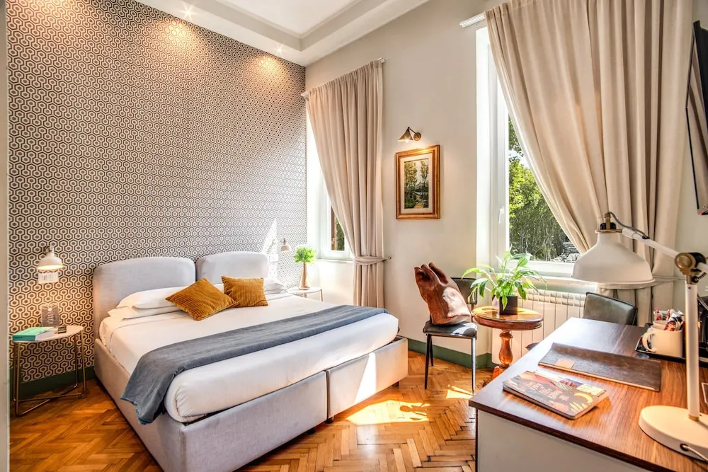 Superior Double room with city view (full double bed)