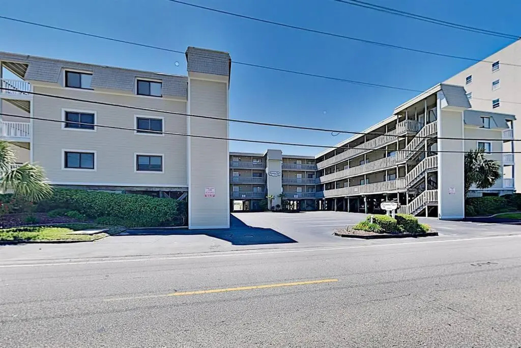 *2br OCEANFRONT RETREAT*KING Ensuite*Pool*NMB Cherry Grove*Pc4