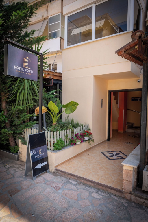 Hotel Porti