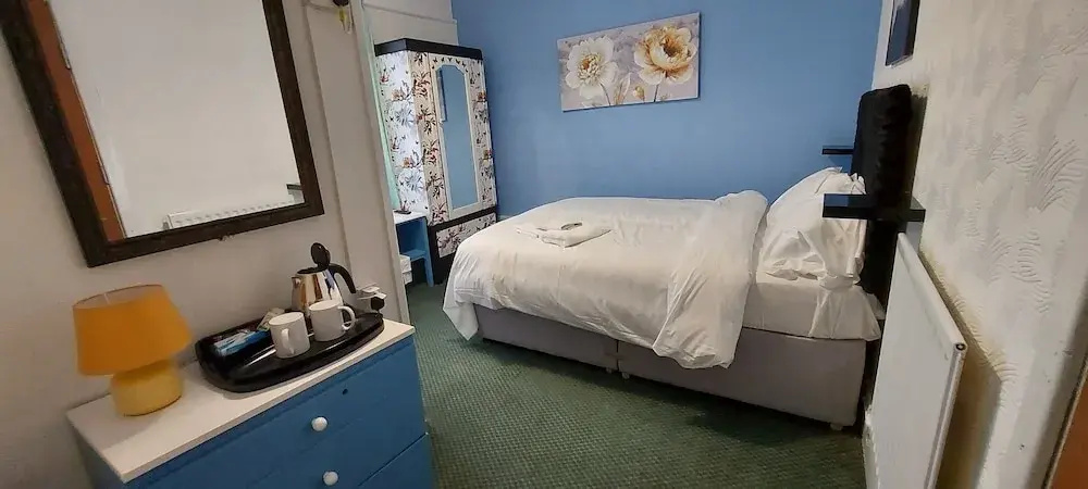 Standard Double room with courtyard view (full double bed)