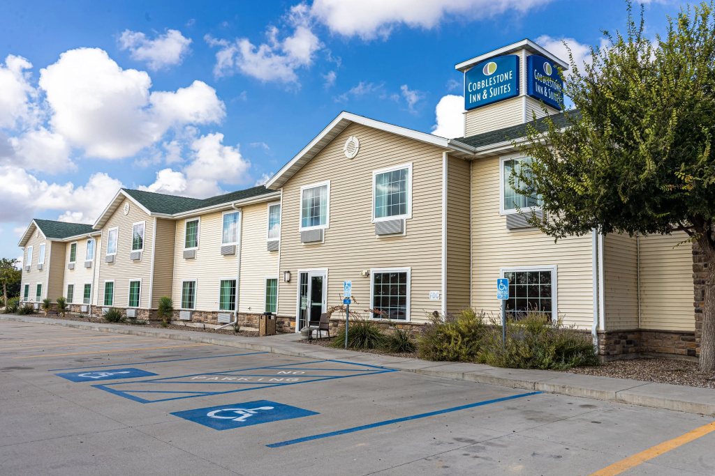 Cobblestone Inn & Suites – Big Lake