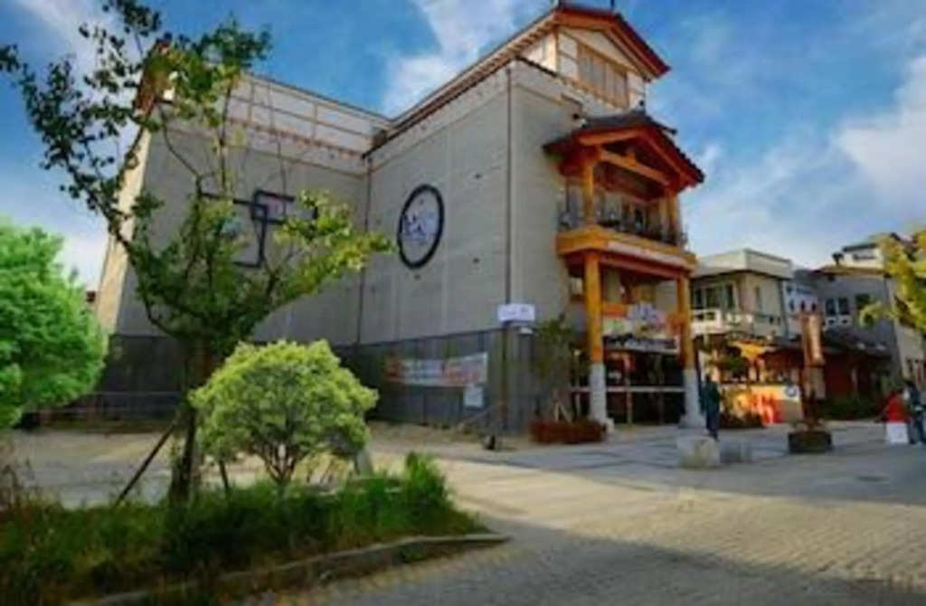 Hwangsil Tourist Hotel