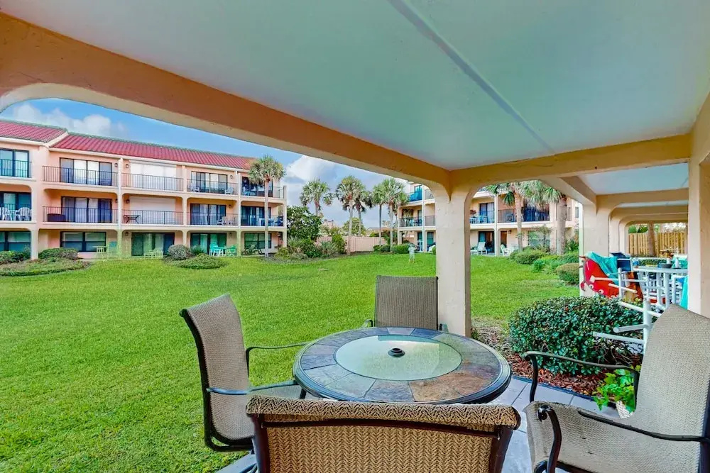 Oceanfront Community w/ Pool, Walk to Beach! condo