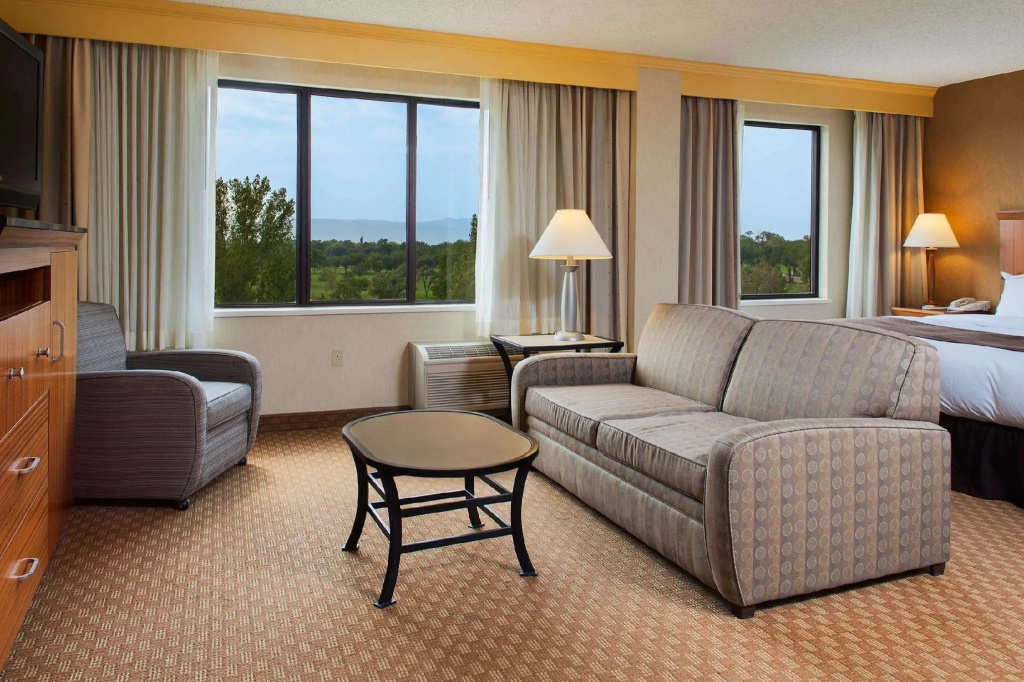 Double Suite (full double bed)