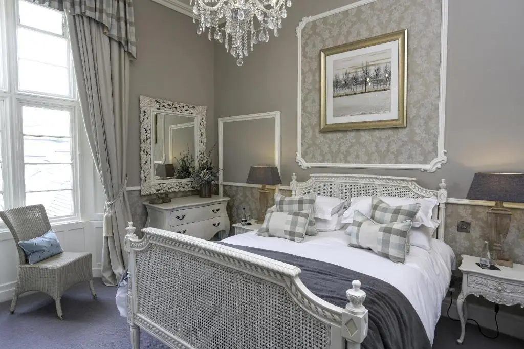 Falcon Manor Hotel - Chambres