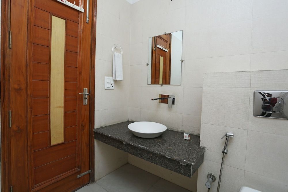 gallery_image_hidden_5