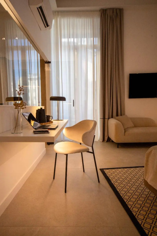 Superior Double room (full double bed)