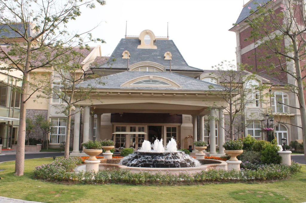 Dragon Lake Princess Hotel