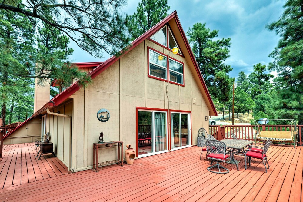 A-frame Ruidoso Retreat w/ Deck, Grill & Views!