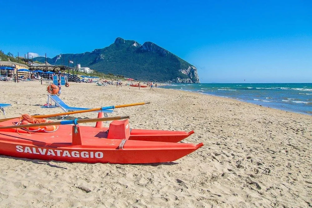 Beach & Waterfront