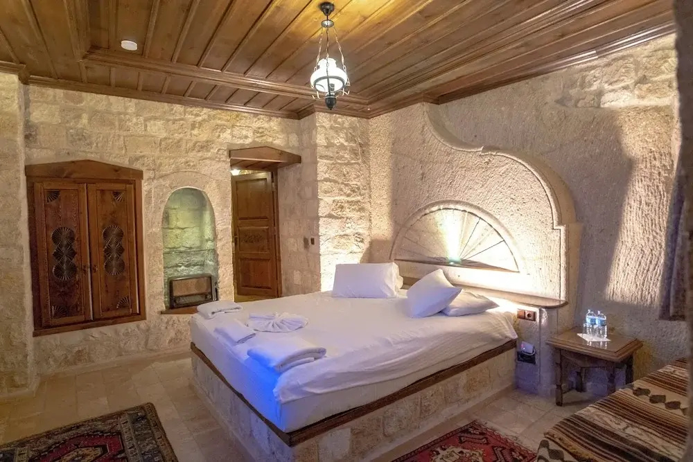 Deluxe Double room (full double bed)