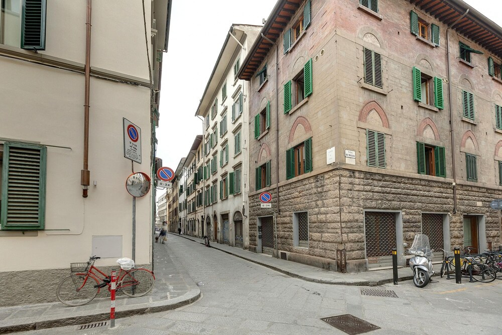 Pepi 51 in Firenze With 2 Bedrooms and 2 Bathrooms
