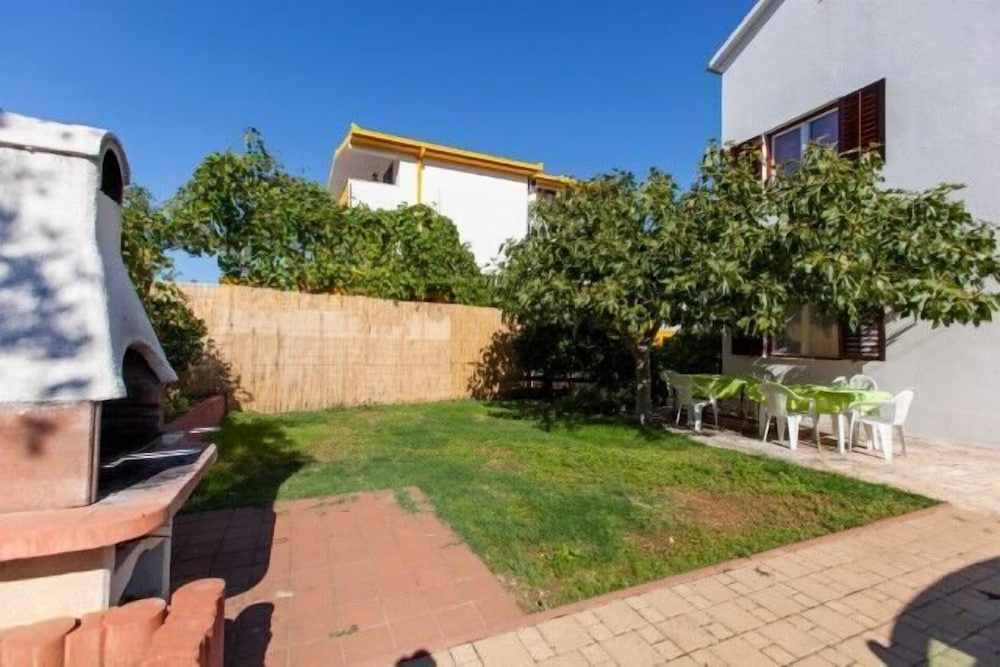 Apartments Josip