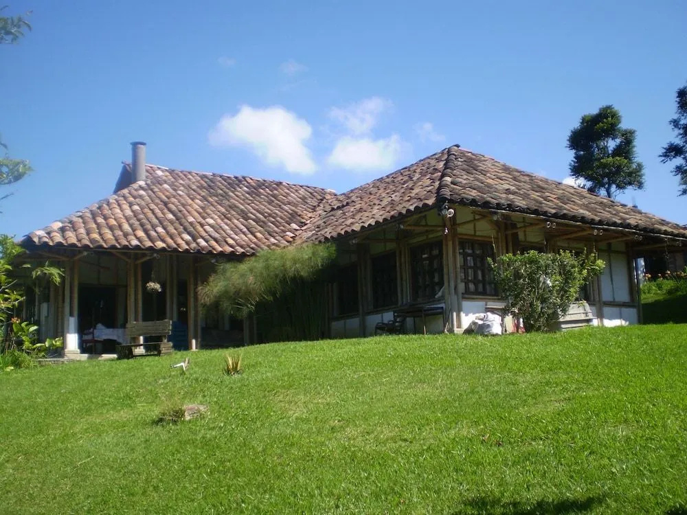 Hotel Yacurmana