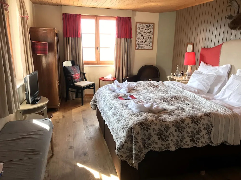 Classic Double room (full double bed)
