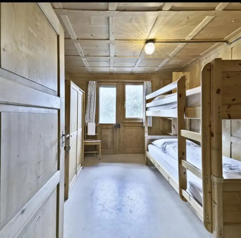 Economy room