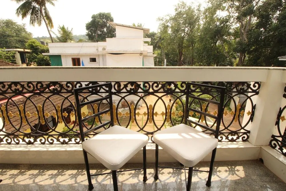 OYO Home 11012 Peaceful 1BHK Nerul