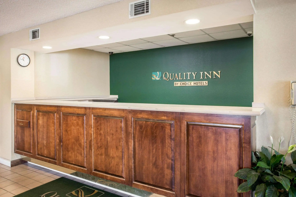 Lobby & Reception