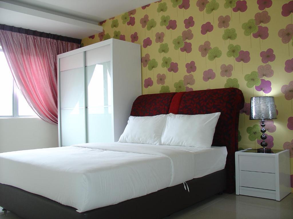 Duta Hotel & Residence