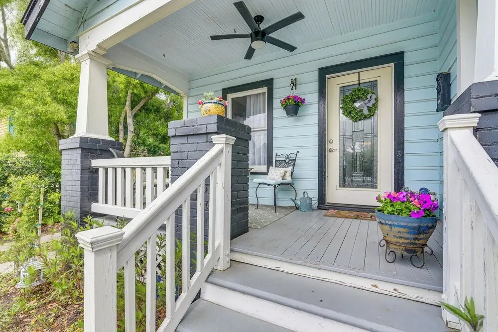 Pet-friendly Galveston Bungalow, 1/2 Mi to Beach!