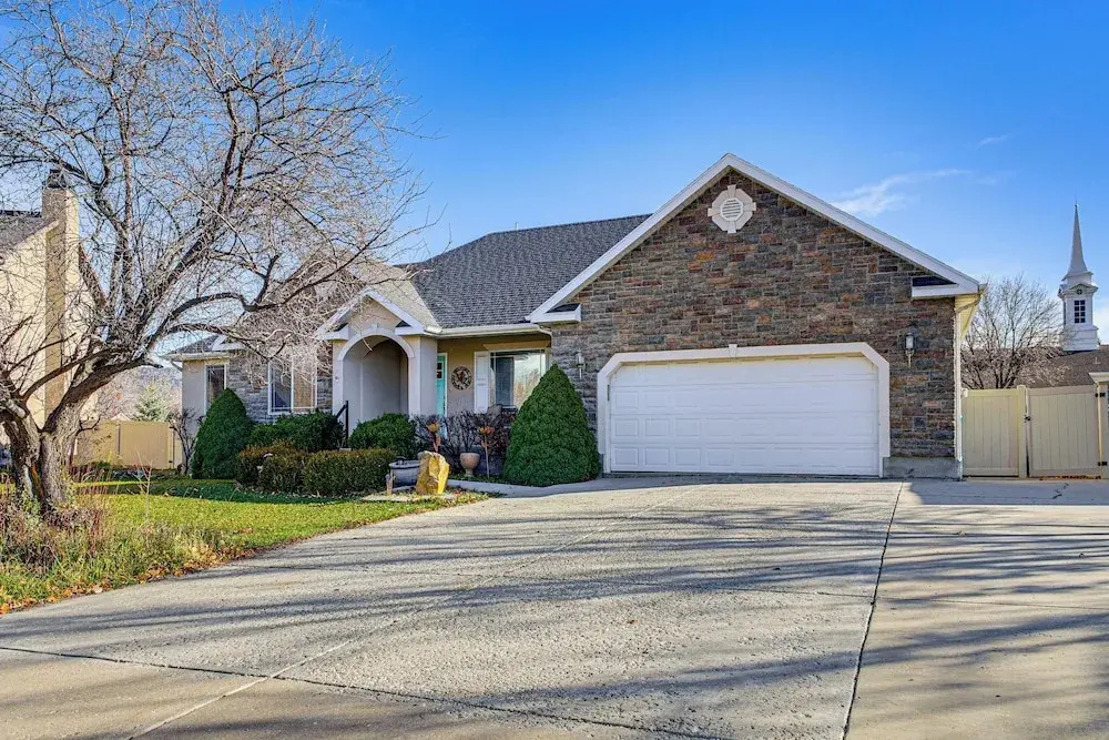 3,500-sq-ft Holiday Gem w/ Game Room in Heber City