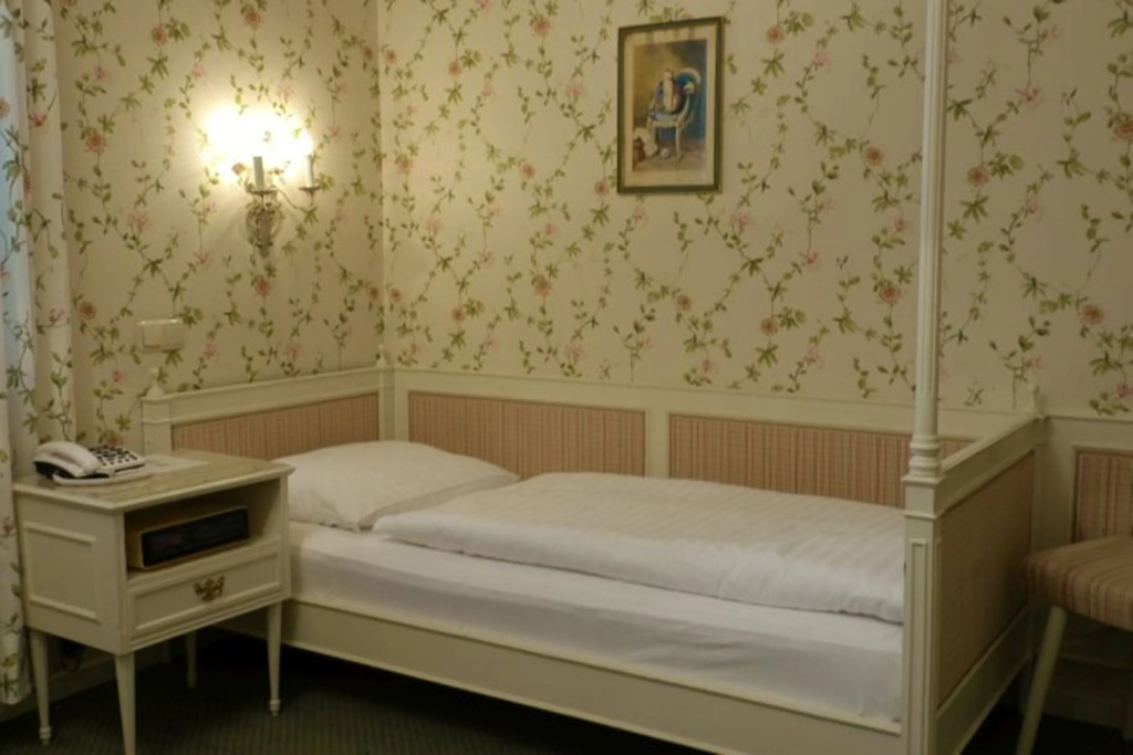 Hotel Hohenstauffen - Chambres