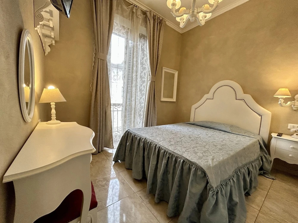 Economy room