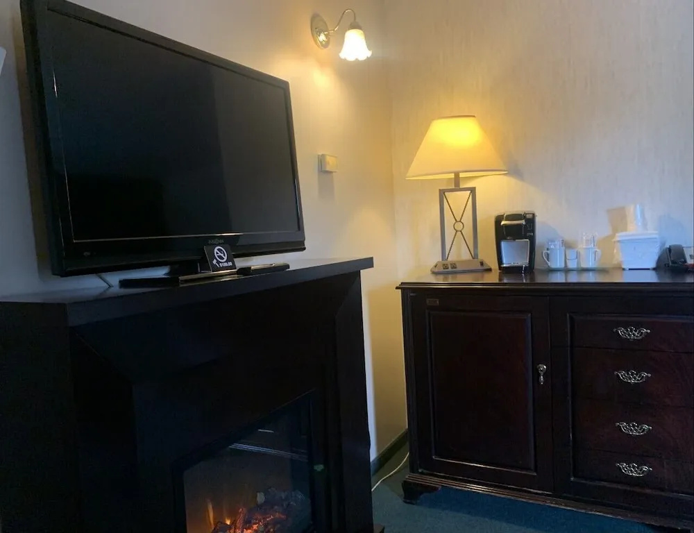 Double Suite (full double bed)