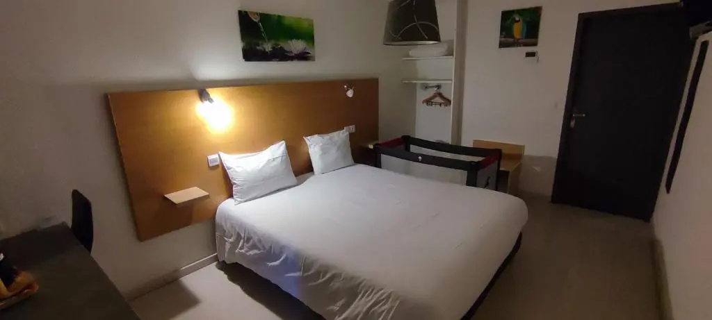 Afficher la photo 6 — Hôtel le 15
