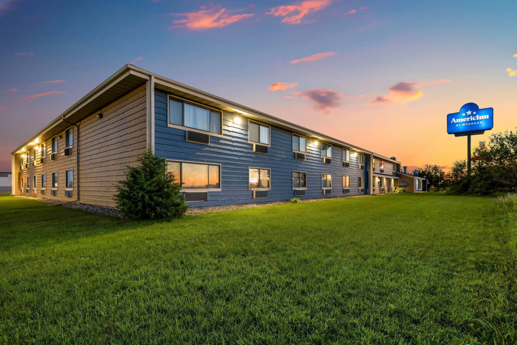 AmericInn by Wyndham Albert Lea