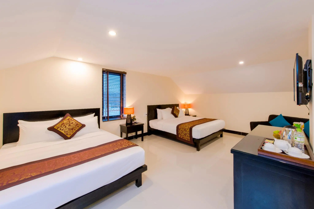 Superior Triple room