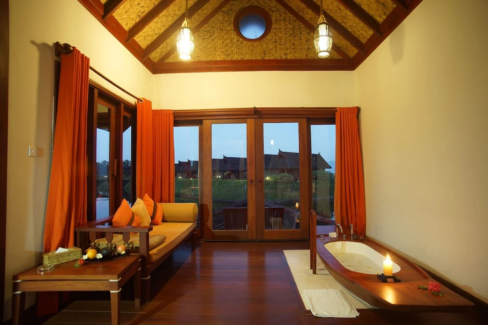 雙人床湖景雙人小屋