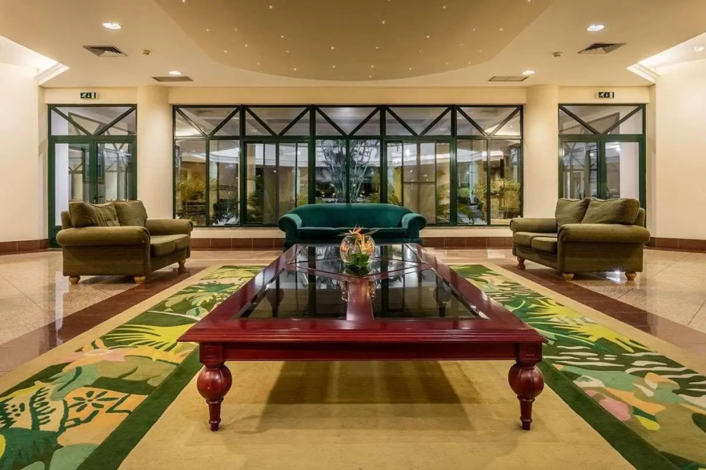 Lobby & Reception