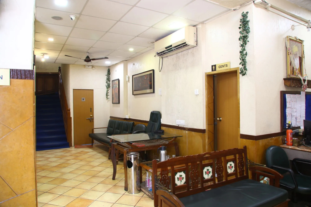 Lobby & Reception