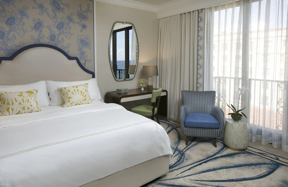 Premium Double room with partial ocean view (full double bed)