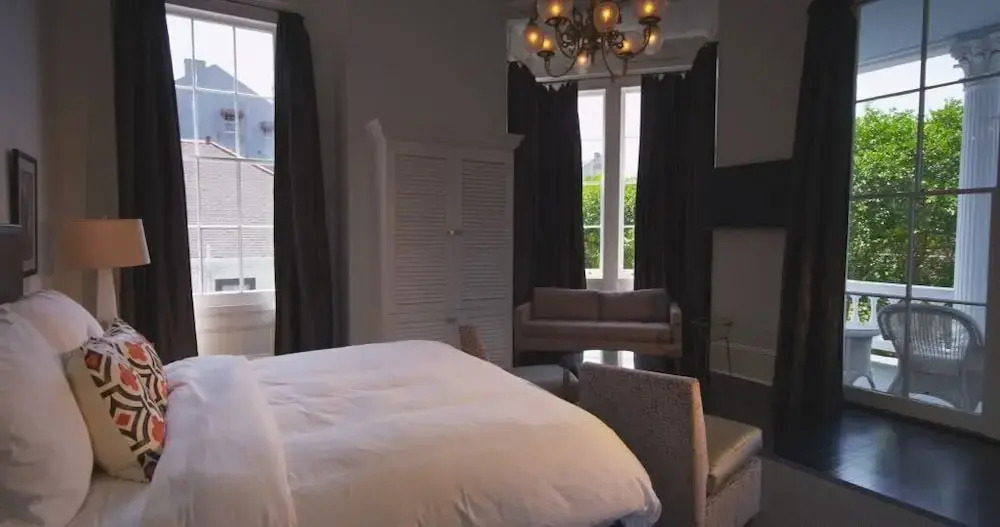Номер Grand с балконом в Melrose Mansion