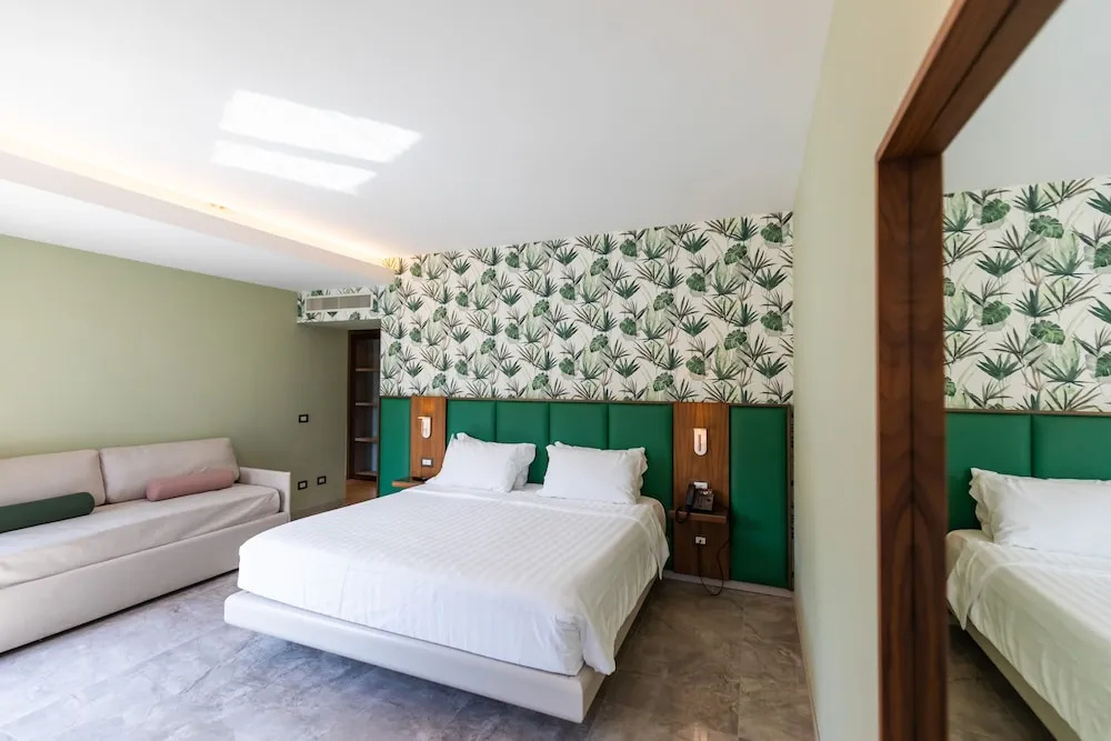 Double Junior Suite (full double bed)
